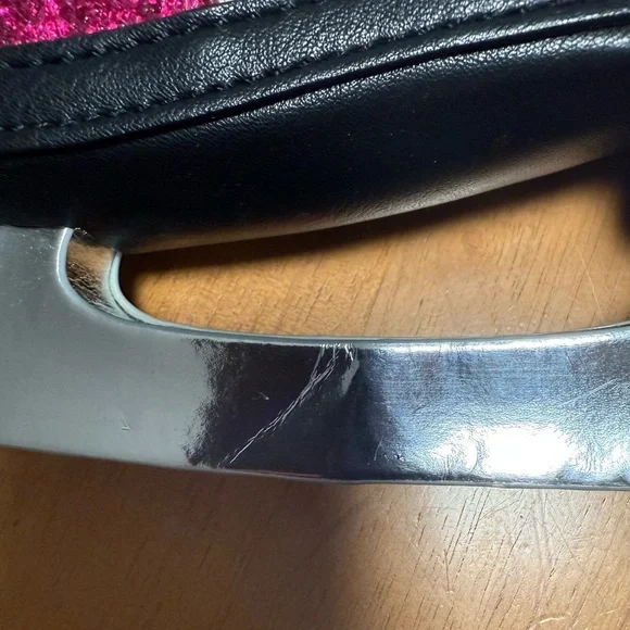 Betsey Johnson Ice Skate Crossbody - Picture 4 of 4